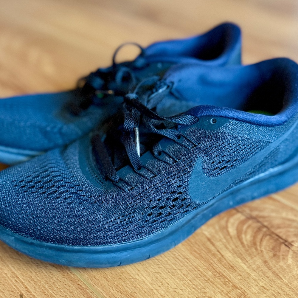 Nike Women’s Running Shoes – Size 7